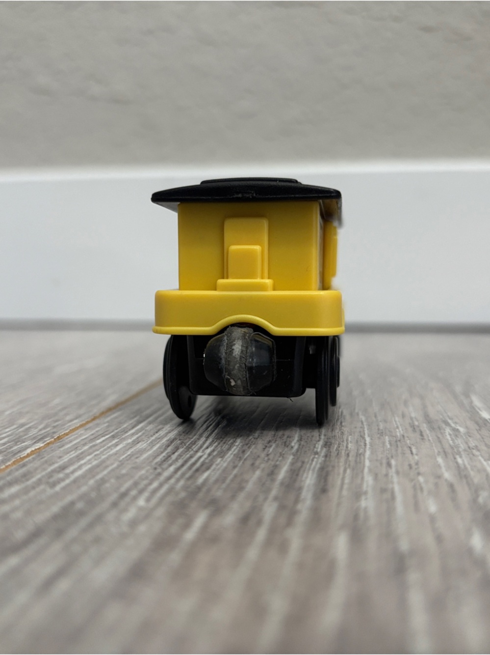 Fill Em Up Box Car by Lionel - Picture 3 of 9